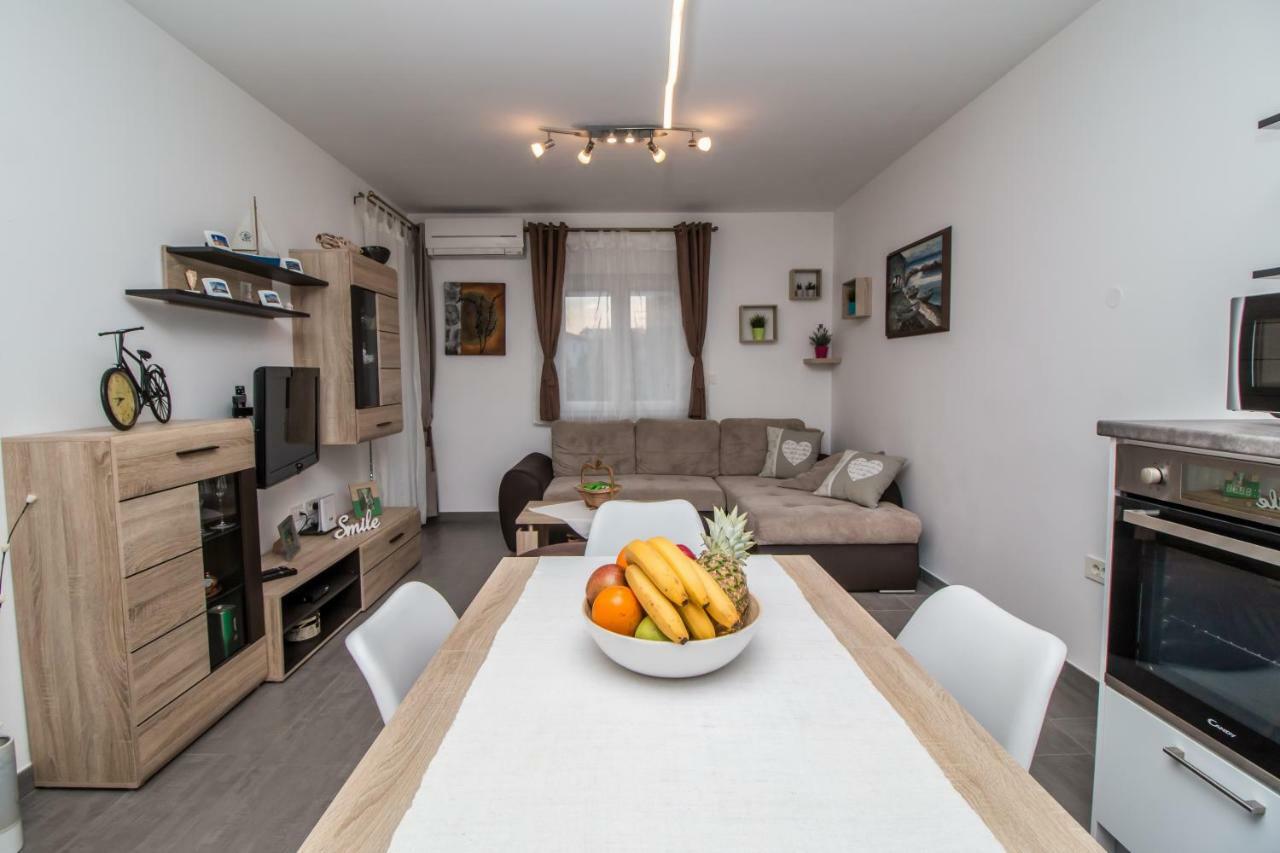 Sunny Point Appartement Rovinj Buitenkant foto