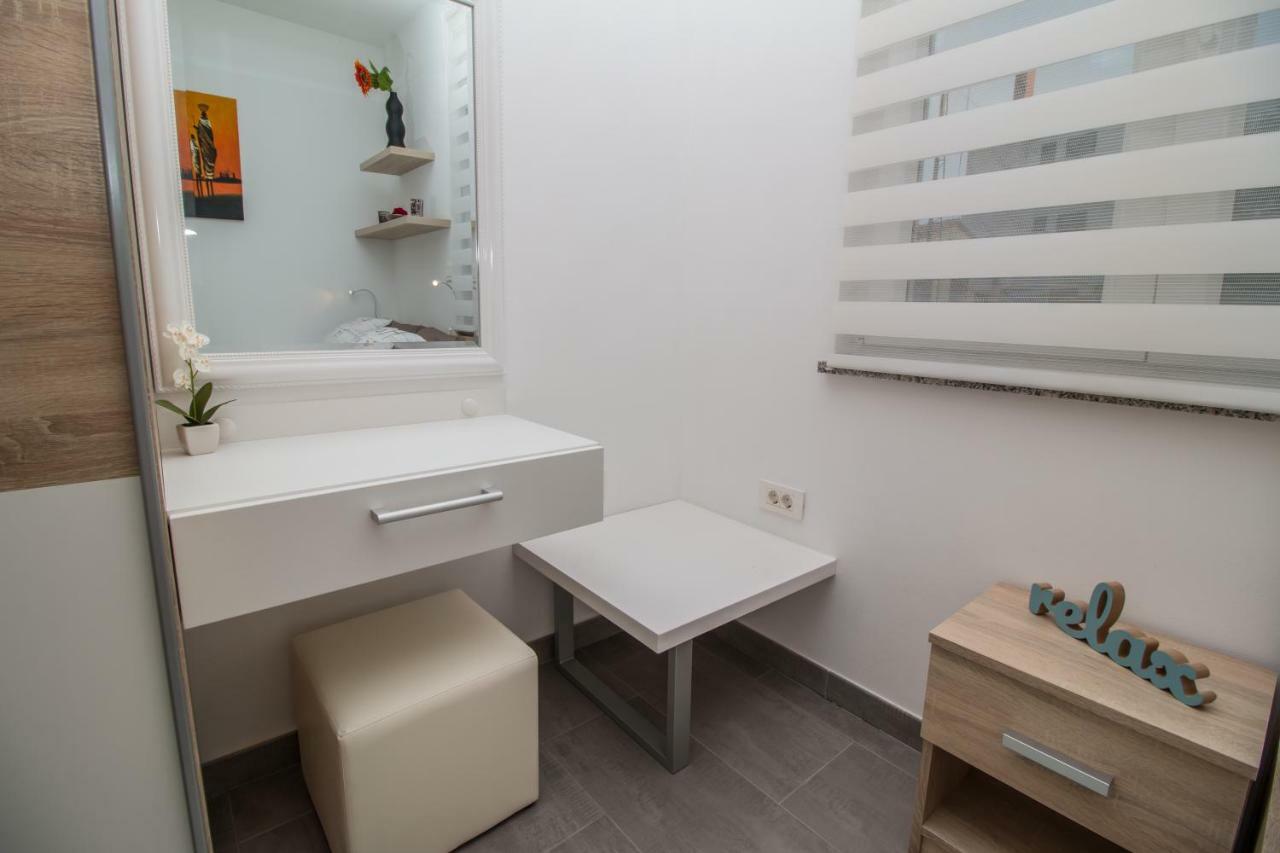 Sunny Point Appartement Rovinj Buitenkant foto